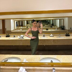 Bodycon forest green dress